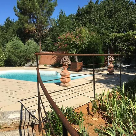 Le Bois De La Cour Roussillon en Isere