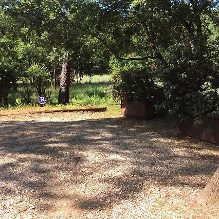 Le Bois De La Cour Roussillon en Isere