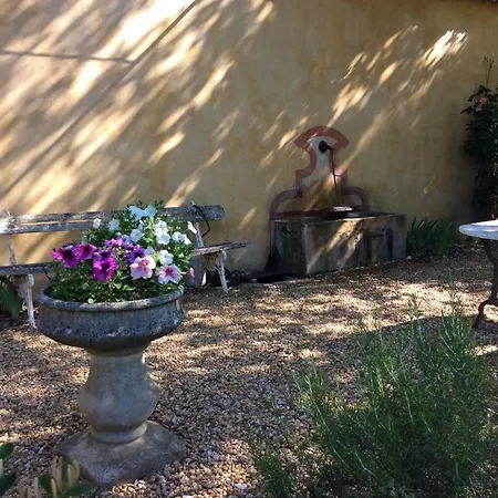 Le Bois De La Cour Roussillon en Isere